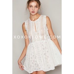 POL Off White Sleeveless Embroidered Eyelet Flounce Tunic Top